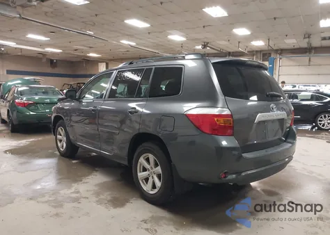 2010 Toyota Highlander Base V6 z USA, uszkodzony, nr VIN 5TDBK3EH5AS024781